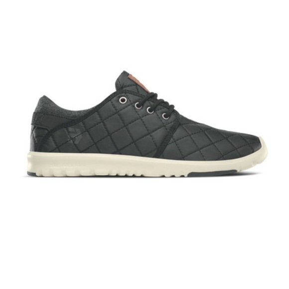 Etnies Other - Etnies Scout black quilted skateboard sneakers